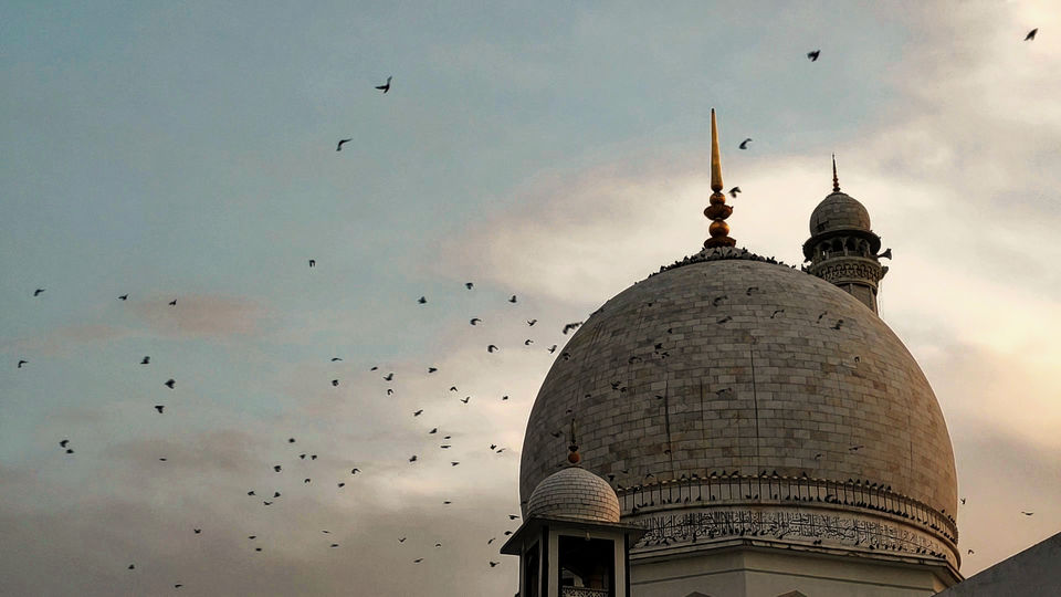 Photo of Srinagar: City of Mughal Gardens and Lakes, Kashmir Diaries Chapter 1 by Neha Mourya