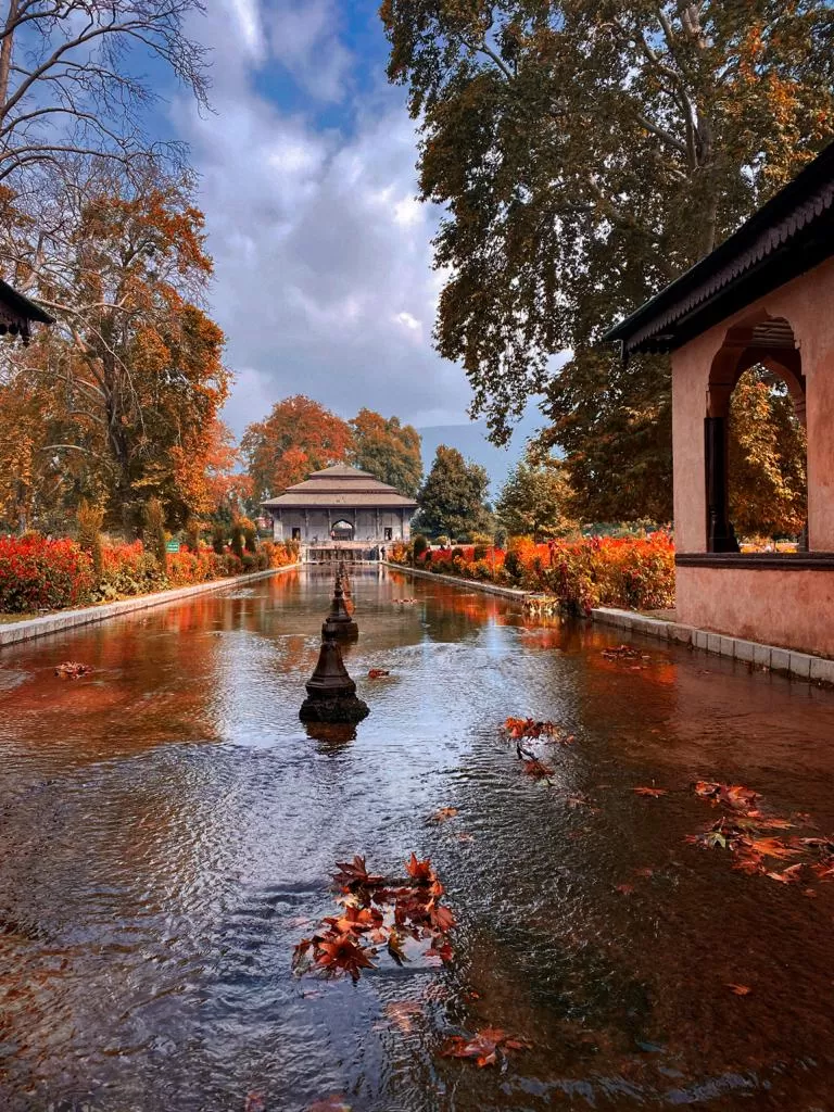 Photo of Shalimar Bagh Mughal Garden, Srinagar by Nargis Farheena 