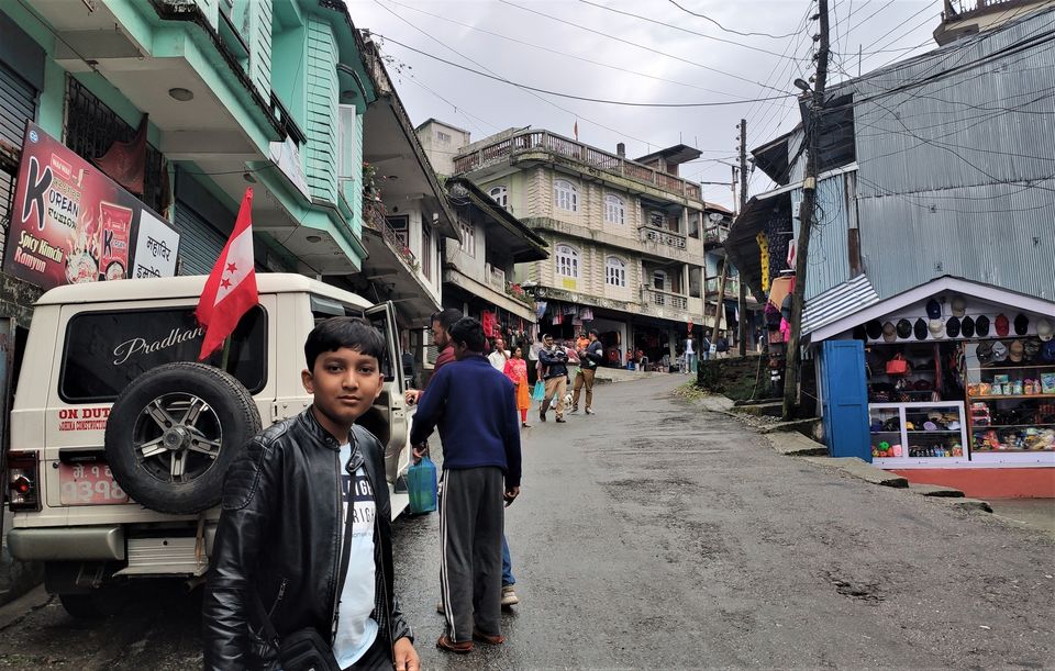 Photo of Darjeeling - Nepal (little bit) with my Lens by Yogesh K