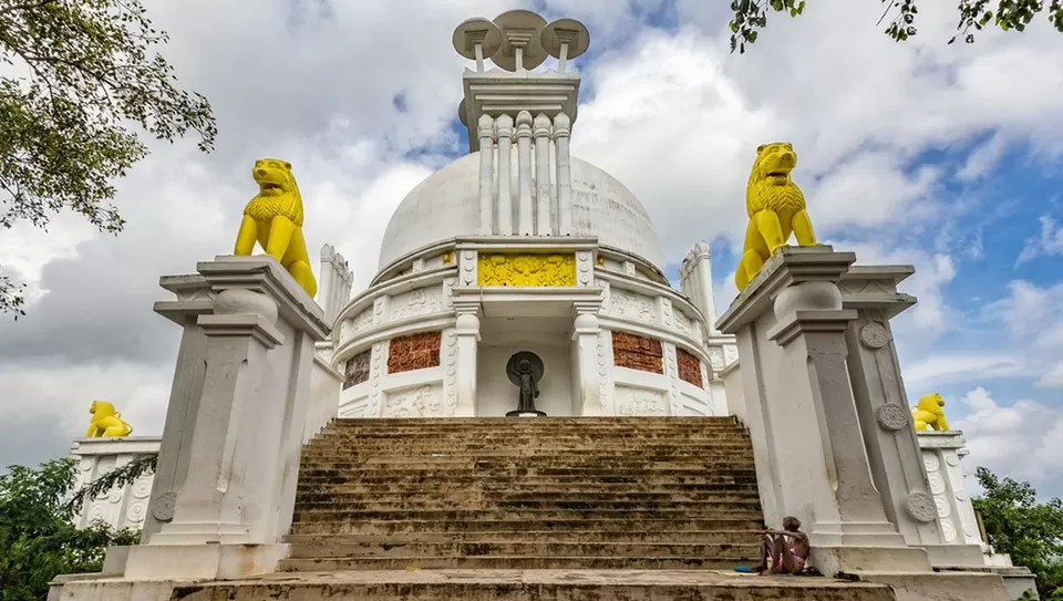 Photo of Dhauli Shanti Stupa, Bhubaneswar by Tanvi Shah (travelstoriesbytan)