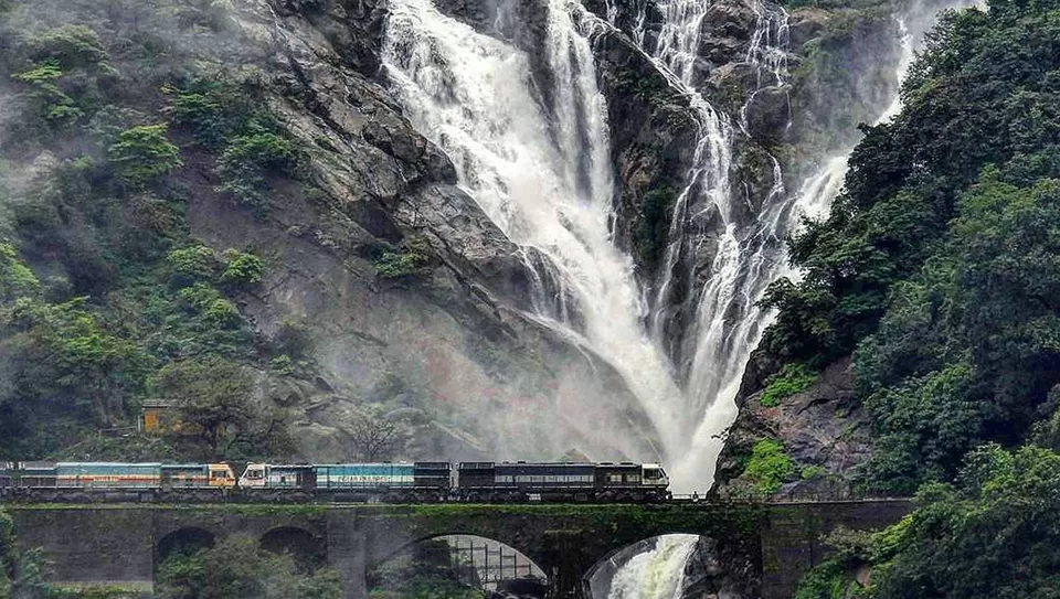 Photo of Dudhsagar Falls, Sonaulim by Tanvi Shah (travelstoriesbytan)