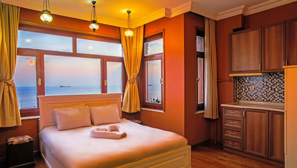 Photo of Wake Up To Gorgeous Views At These Eclectic Hotels in Istanbul During Your Next Turkey Trip! by Tanvi Shah (travelstoriesbytan)