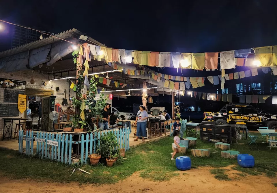 Photo of Drinking Safari PitStop Gurugram, Gurugram by Tanvi Shah (travelstoriesbytan)