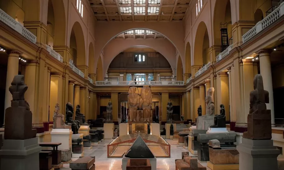 Photo of The Egyptian Museum in Cairo, Qasr El Nil by Tanvi Shah (travelstoriesbytan)