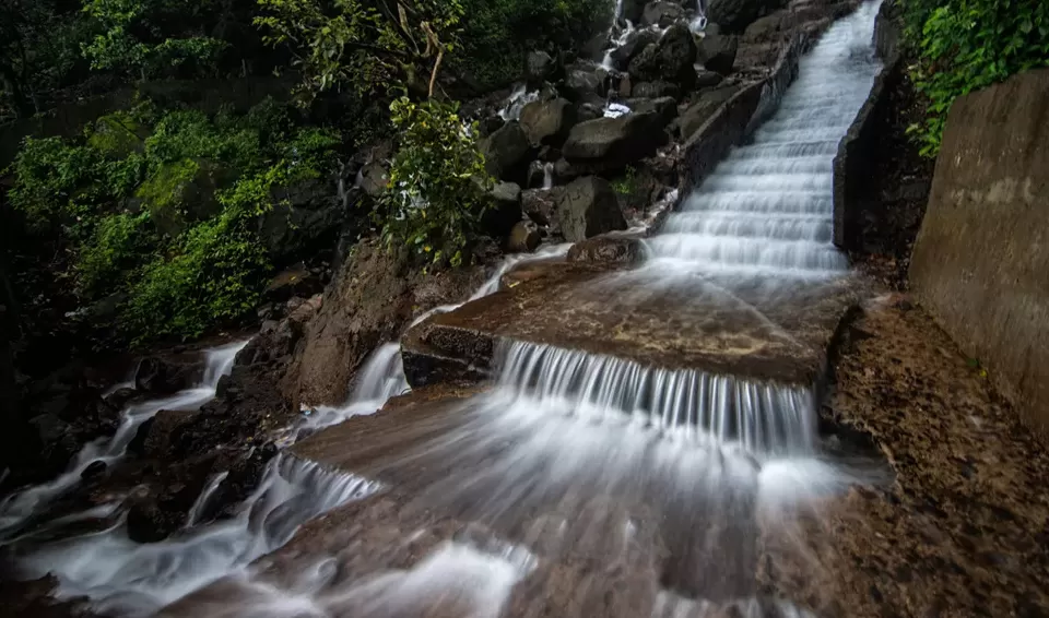 Photo of Amboli Water Falls, Parpoli by Tanvi Shah (travelstoriesbytan)