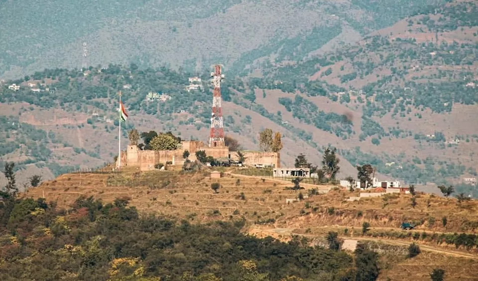 Photo of Dhanidhar Fort, Rajauri by Tanvi Shah (travelstoriesbytan)