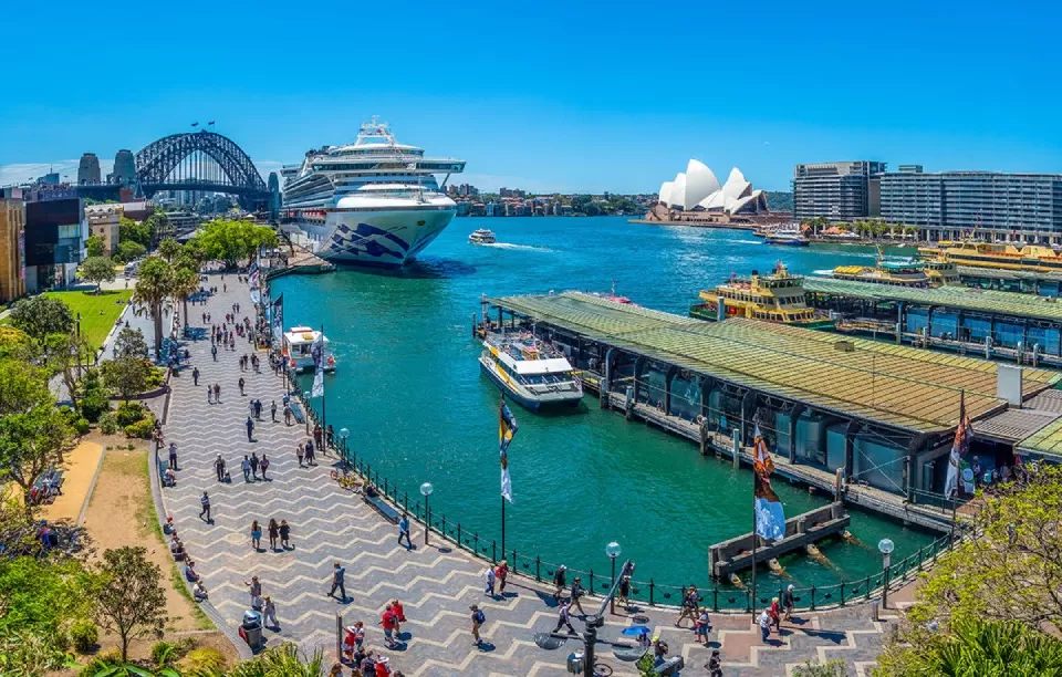 Photo of Circular Quay, Sydney by Tanvi Shah (travelstoriesbytan)