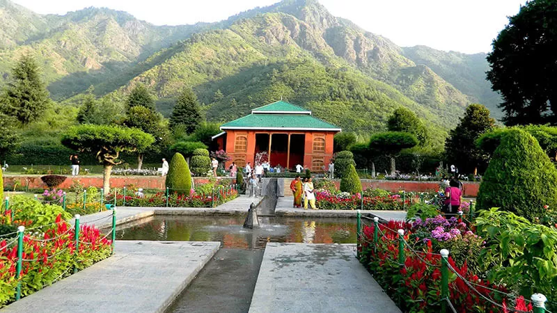 Photo of Shalimar Bagh Mughal Garden, Srinagar by Arhi