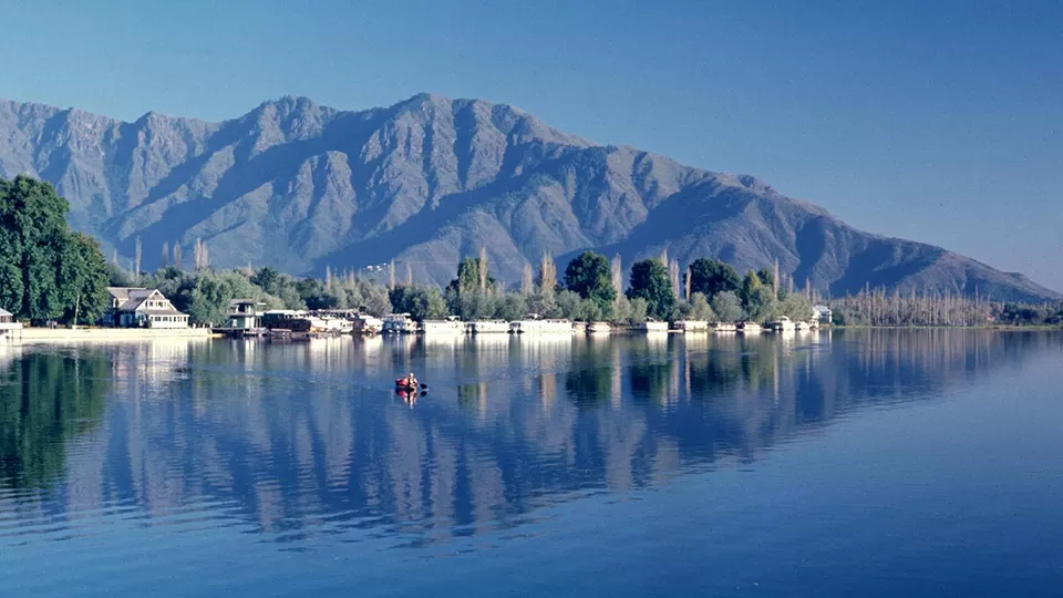 Photo of Nigeen Lake, Srinagar by Arhi