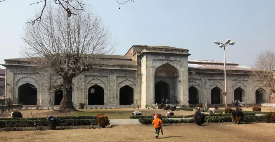 Photo of Pathar Masjid پتھر مسجد, Srinagar by Arhi