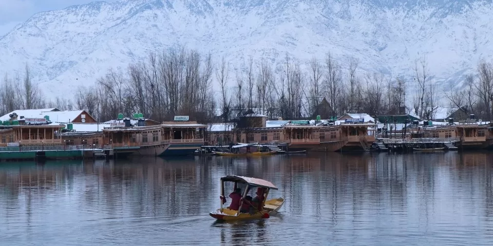 Photo of Dal Lake, Srinagar by Arhi