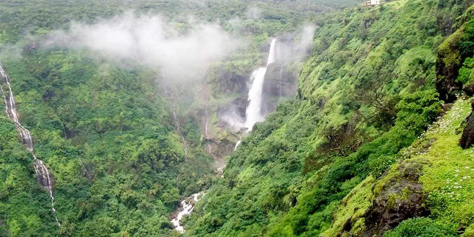 Photo of Lingmala Waterfall Point, Bhekavali by Arhi