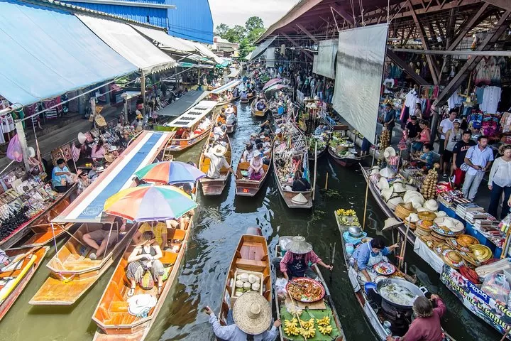 Photo of Damnoen Saduak Floating Market 1/2 by 