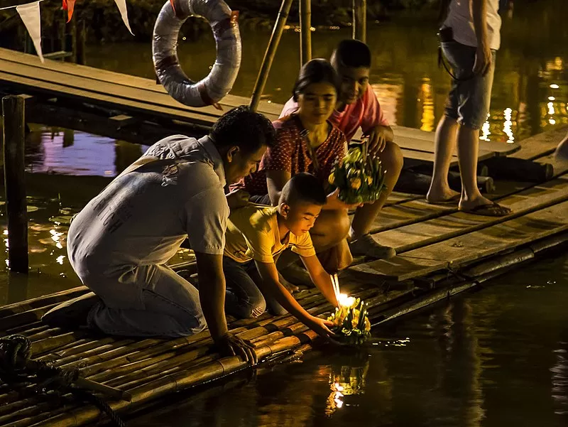 Photo of Loy Krathong Festival 2/2 by