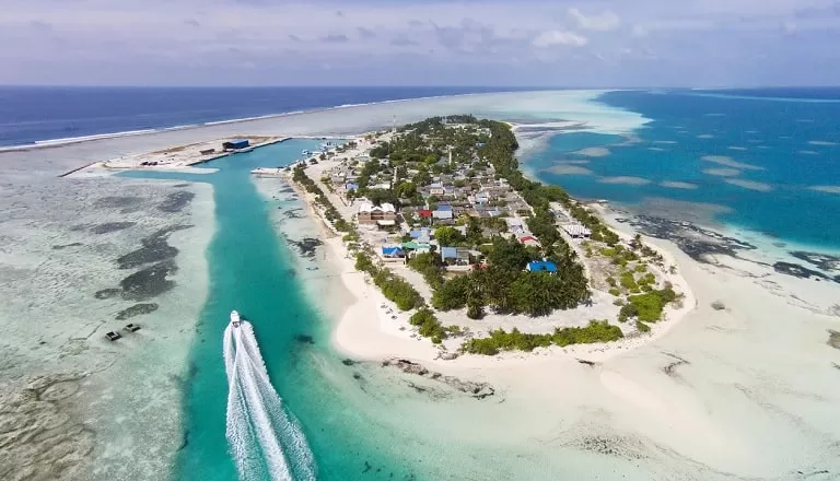 Photo of Dhiffushi Island Maldives 2/2 by