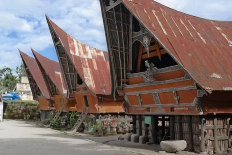 Photo of Rumah Bolon 1/2 by