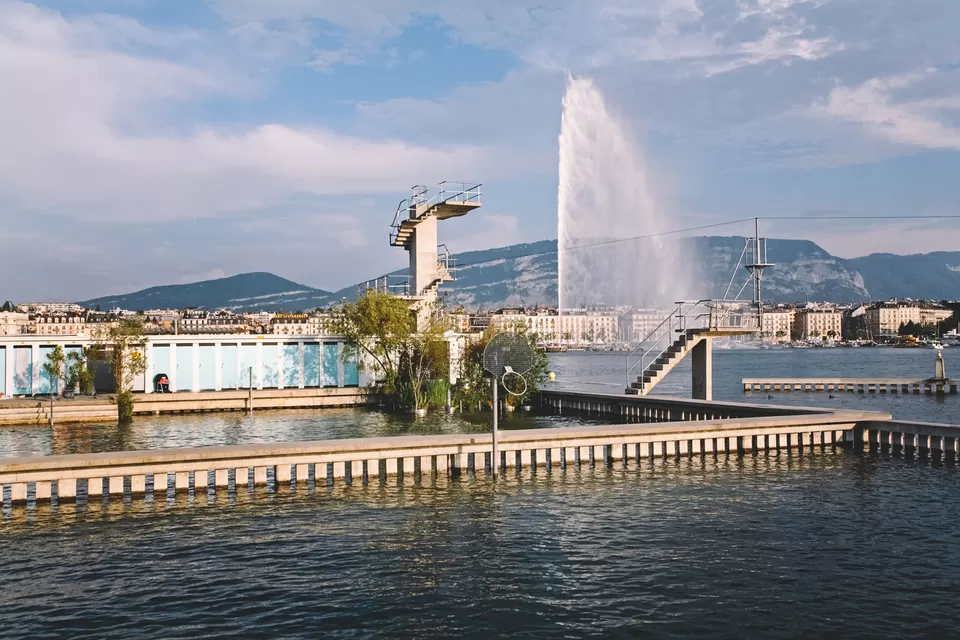 Photo of Jet D'eau 2/5 by