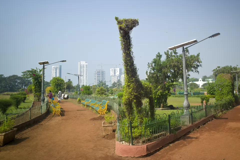 Photo of Hanging Gardens Mumbai 2/5 by 