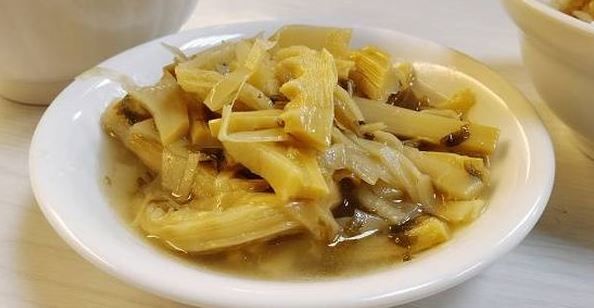 Photo of 10 Unique Food in North East India Around Which You Need to Plan a Road Trip in 2022! by Kadambari Bhatte (curlytravelmess)