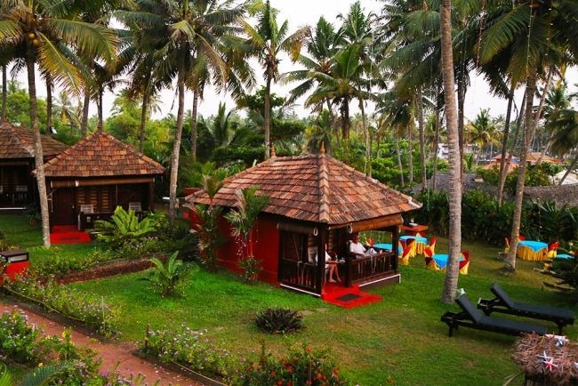 Photo of Your Complete Guide To Varkala Beach in Kerala by Kadambari Bhatte (curlytravelmess)