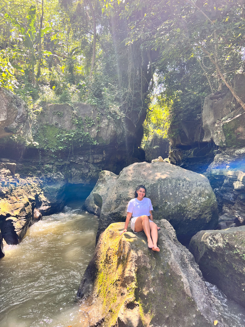 Photo of Hidden Canyon Beji Guwang, Kabupaten Gianyar by Kadambari Bhatte (curlytravelmess)