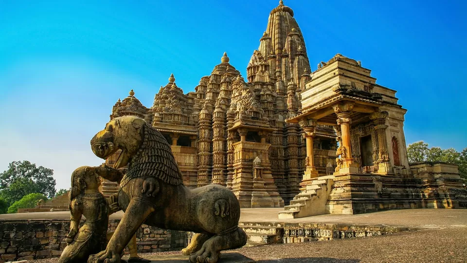 Photo of Kandariya Mahadeva Temple, Khajuraho by Kadambari Bhatte (curlytravelmess)