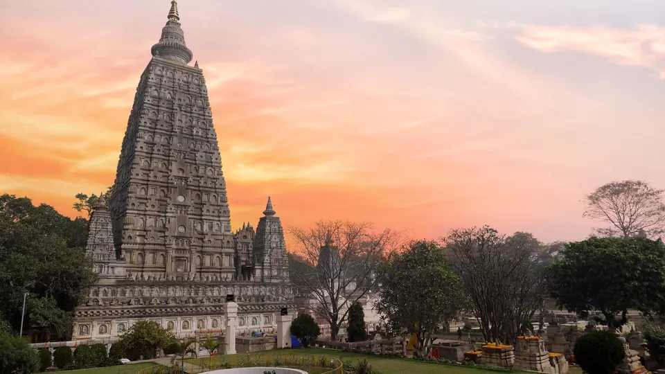 Photo of Mahabodhi Temple, Bodh Gaya by Kadambari Bhatte (curlytravelmess)