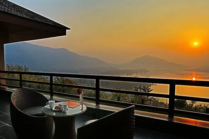 Photo of Vivanta Dal View, Srinagar, Srinagar by Kadambari Bhatte (curlytravelmess)