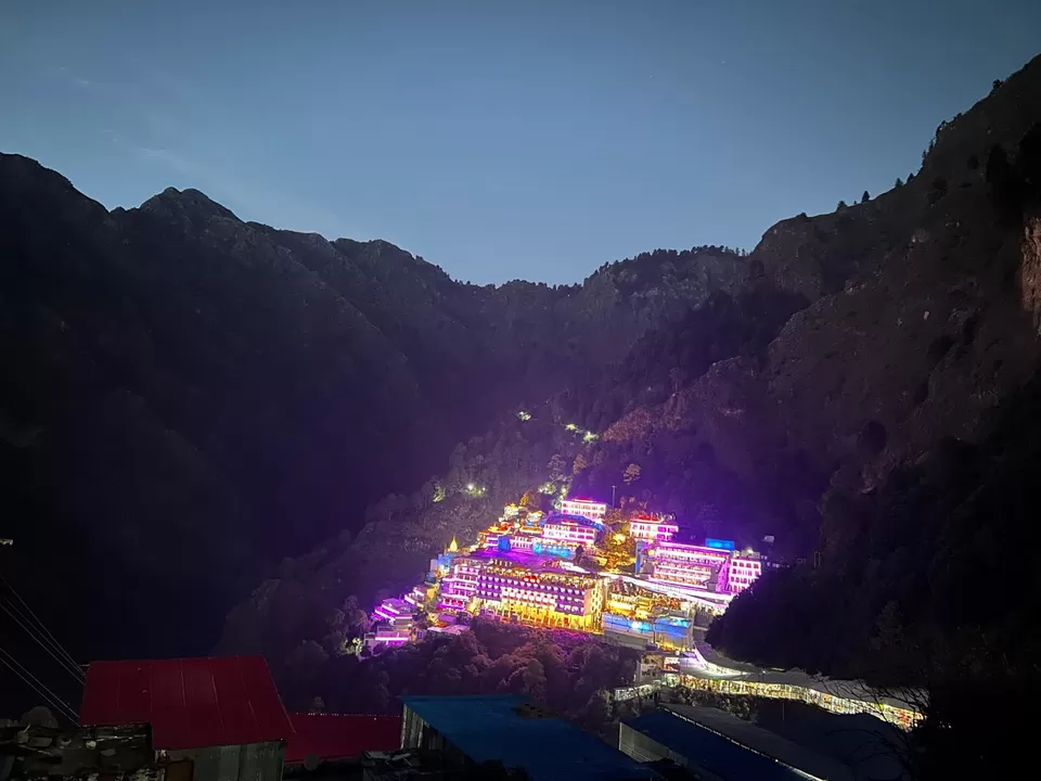 Photo of Vaishno devi ~ जम्मू (धार्मिक स्थल माँ वैष्णो देवी) by भ्रमणिका (The Voyager)