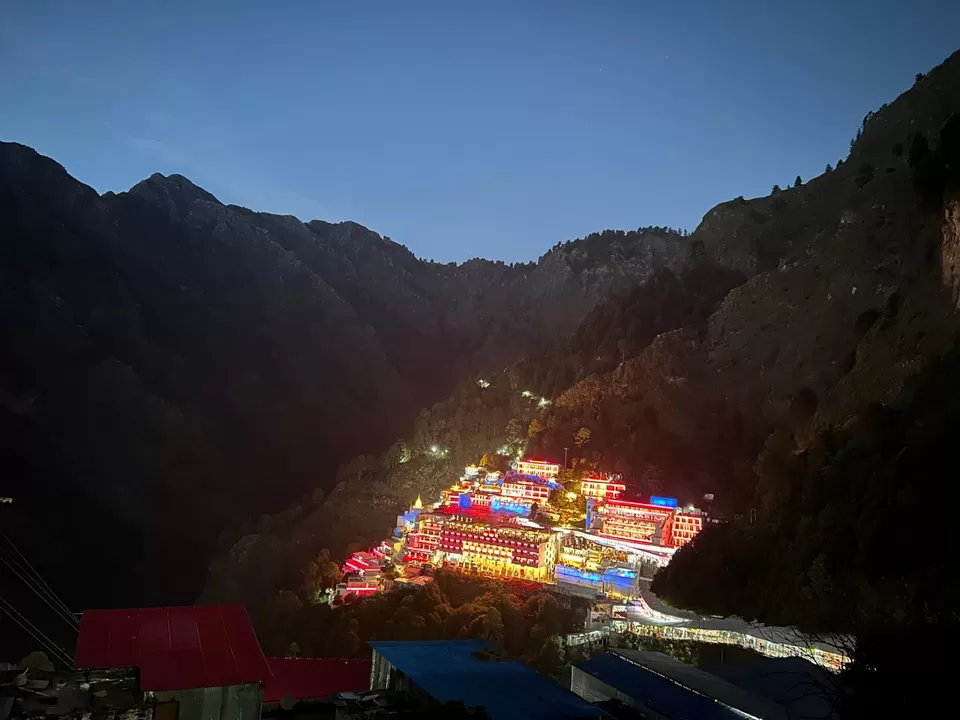 Photo of Vaishno devi ~ जम्मू (धार्मिक स्थल माँ वैष्णो देवी) by भ्रमणिका (The Voyager)