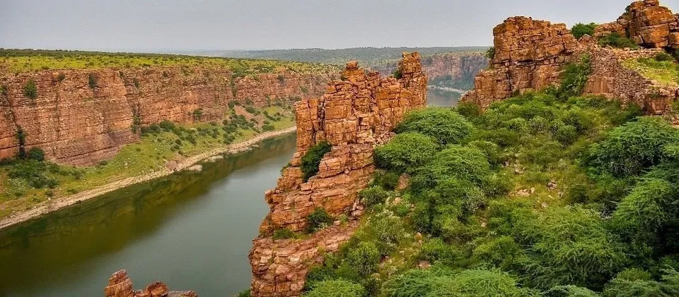 Photo of Bangalore To Hampi Road Trip 2024: Best Places To Stop & Best Routes by Sreyashi Paul