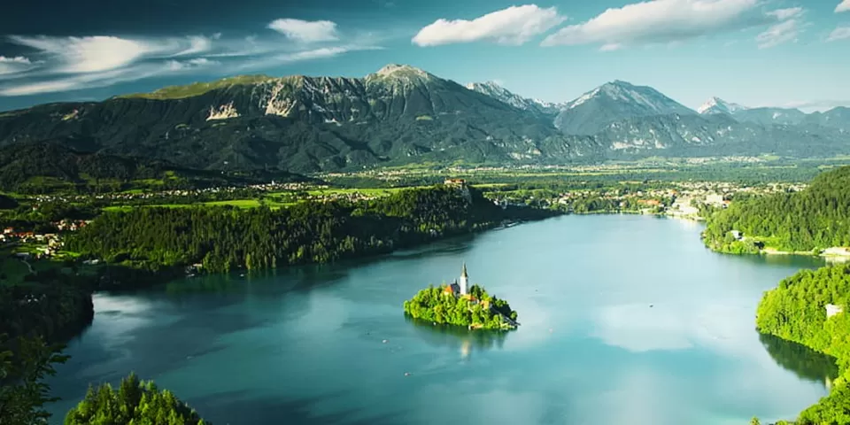 Photo of Most Beautiful Lakeside Holidays in Europe by TravelJunkies ✔