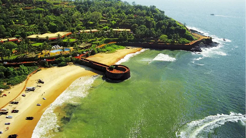 Photo of 7+ Popular Beaches in North Goa to Stay (2024) by TravelJunkies ✔