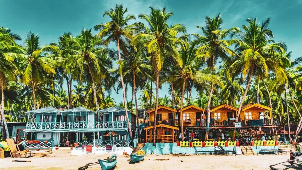 Photo of 7+ Popular Beaches in North Goa to Stay (2024) by TravelJunkies ✔
