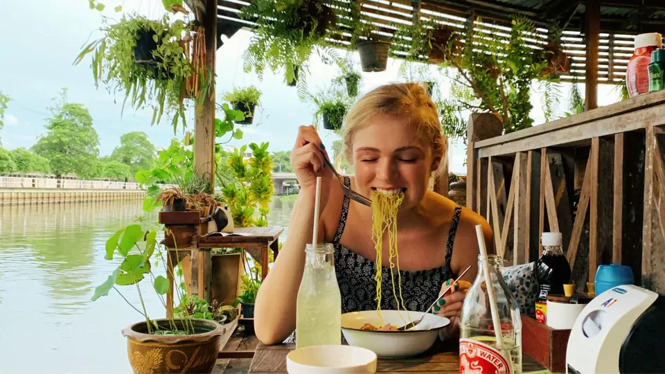 Photo of Top 10 Must-Try Thailand Dishes for First-Time Visitors by TravelJunkies ✔