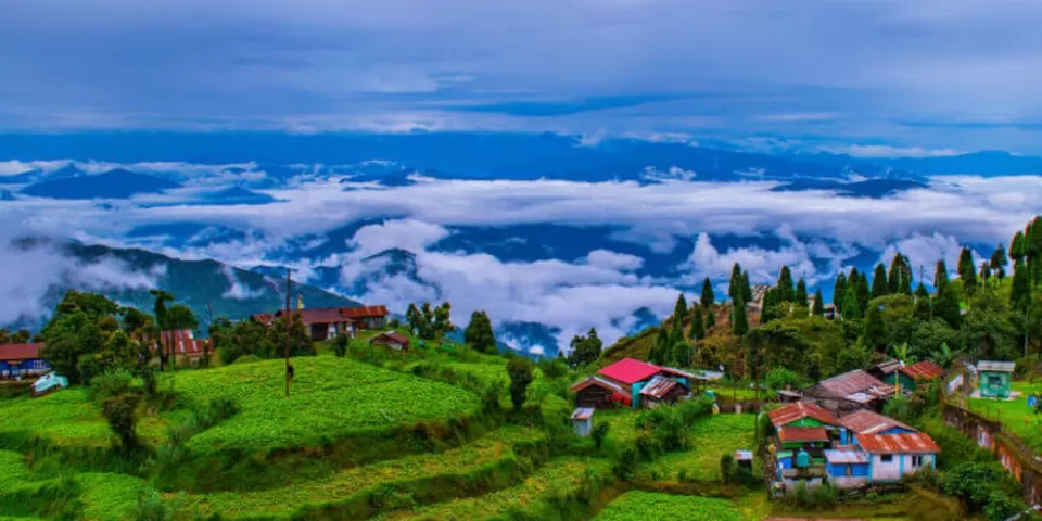 Photo of Monsoon Magic: Best Hill Stations in India for a July-August Getaway by TravelJunkies ✔