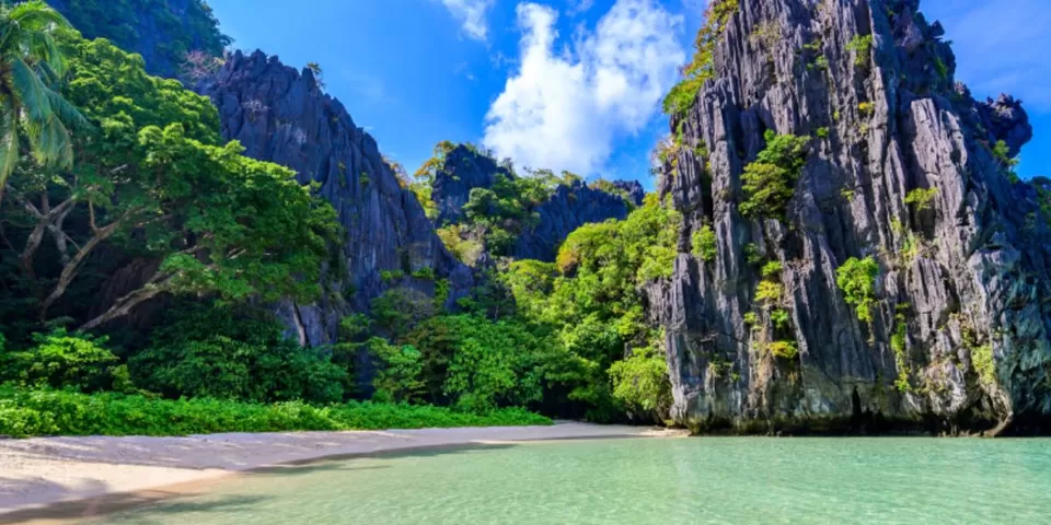 Photo of Family Fun and Romantic Getaways: The Diverse Beaches of Singapore by TravelJunkies ✔