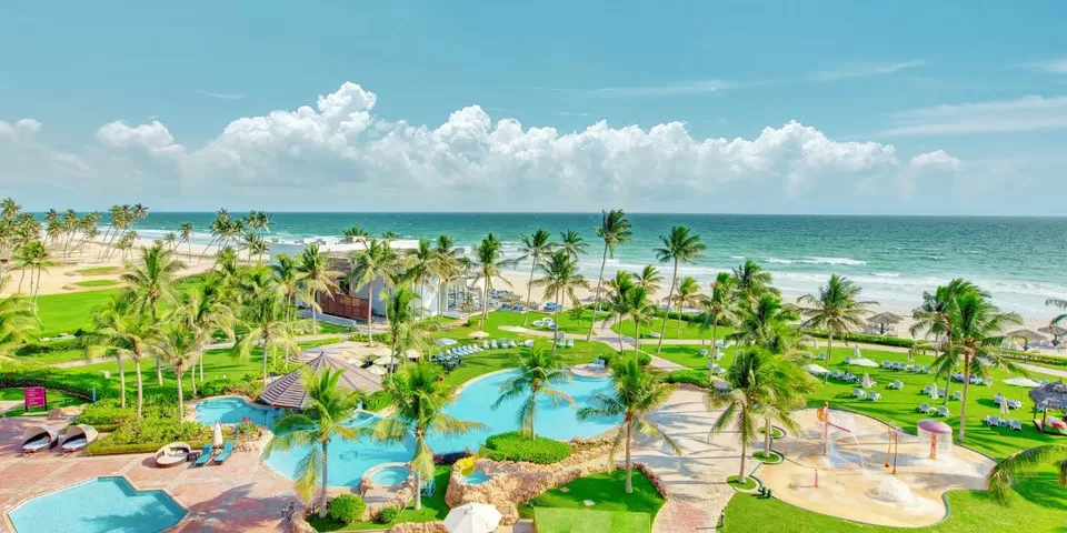 Photo of From Luxury to Tranquility: Explore the Best Beach Resorts in Oman by TravelJunkies ✔