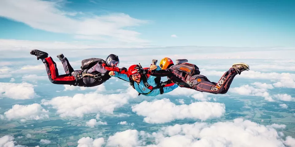Photo of Top 5 Skydiving Destinations in Europe for Thrill-Seekers by TravelJunkies ✔