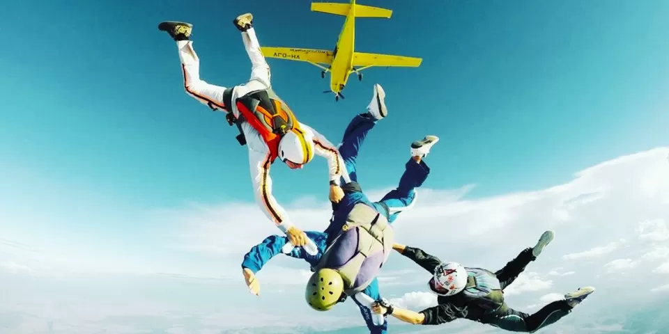 Photo of Top 5 Skydiving Destinations in Europe for Thrill-Seekers by TravelJunkies ✔