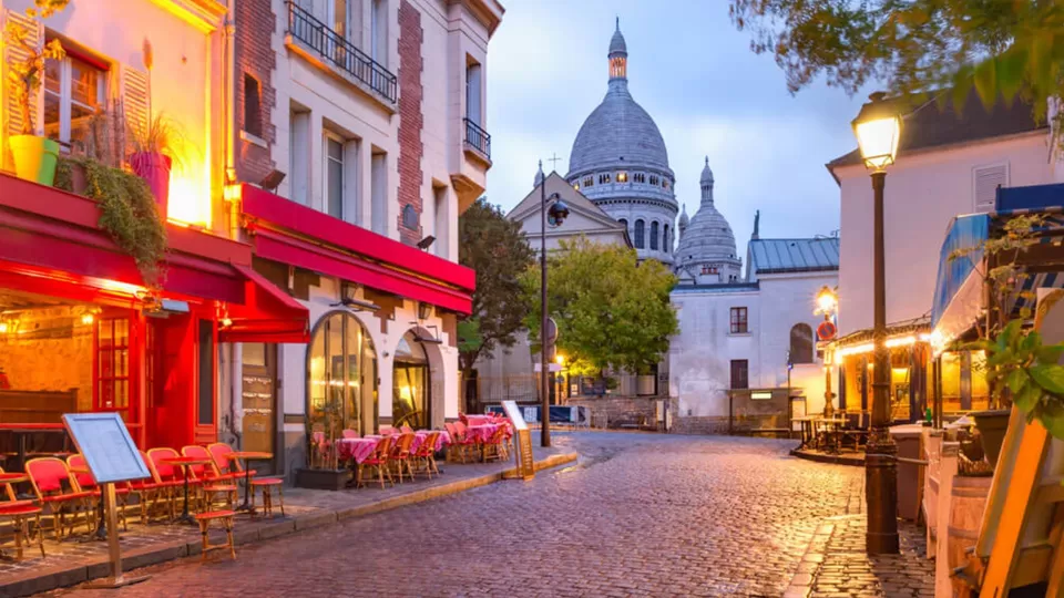 Photo of Plan Your Honeymoon in Paris: A Romantic Escape Like No Other by TravelJunkies ✔
