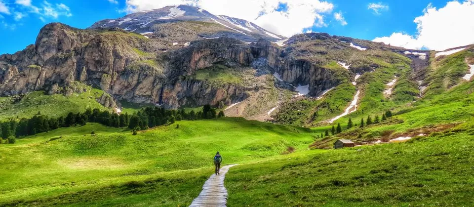 Photo of A Year Abroad: Where to Live and Why, According to Experts and Insights by Erwin Gushekta