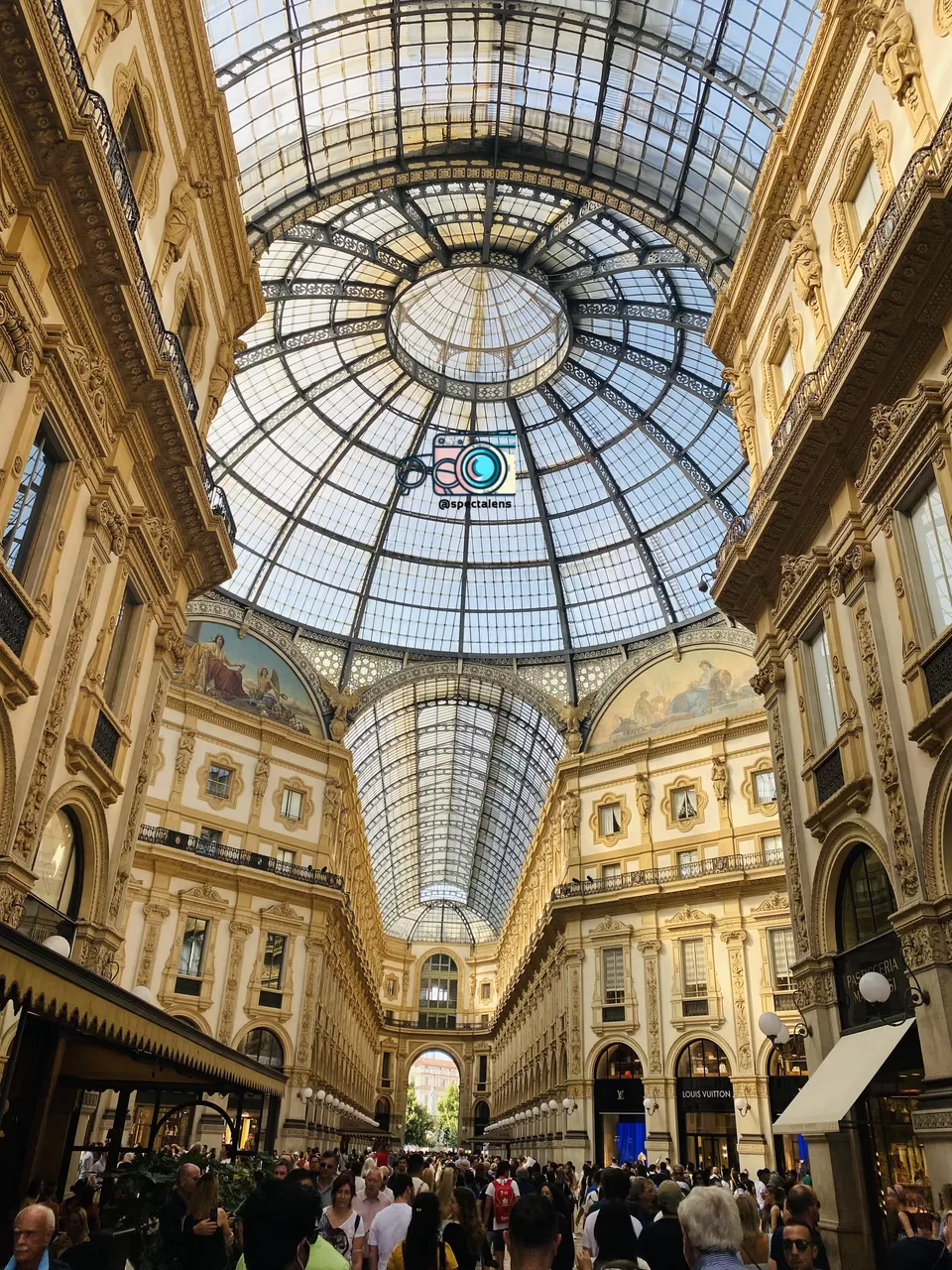 Photo of Galleria Vittorio Emanuele II, Milano by TravelRiddle