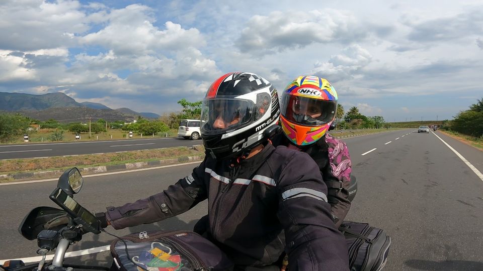 Photo of Here's How a Female Biker Tasted Delicious Meals & Views During an 1800km Journey Across South India by Sakshi Nahar Dhariwal