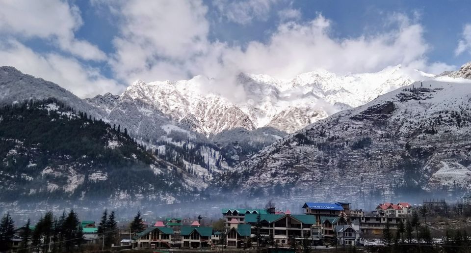 Photo of Best Season to Witness Snowfall in Manali by Sakshi Nahar Dhariwal