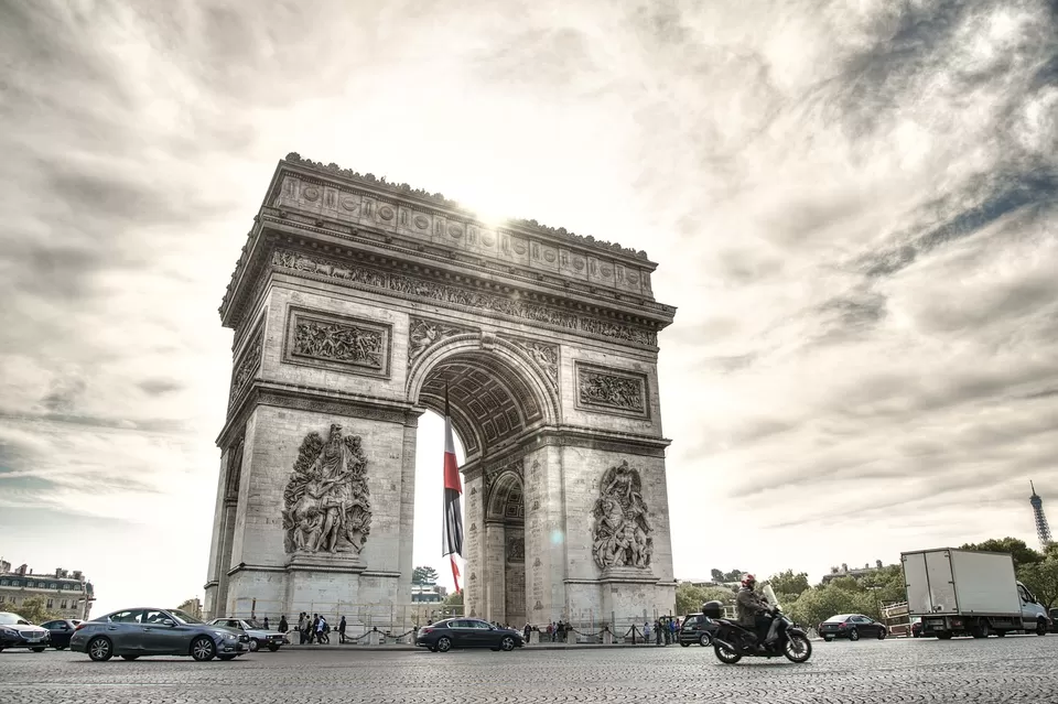 Photo of 8th arrondissement, Paris by Sakshi Nahar Dhariwal