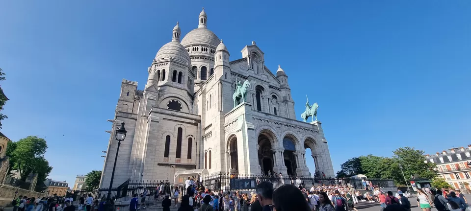 Photo of The Basilica of the Sacred Heart of Paris, Paris by Sakshi Nahar Dhariwal