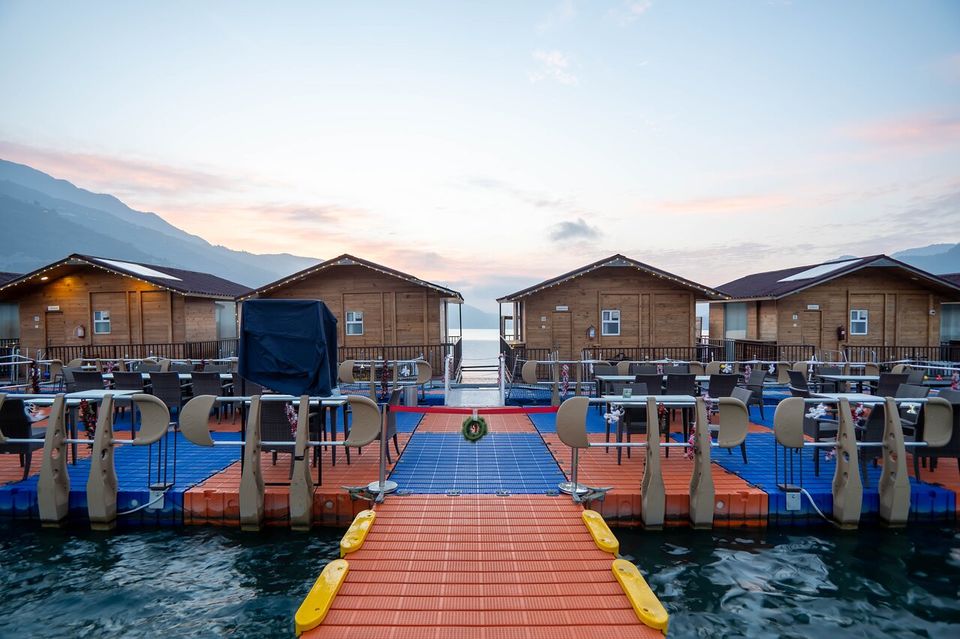 Photo of There Are Floating Huts in Uttarakhand That We Bet You Didn't Know About! by Riyanka Roy