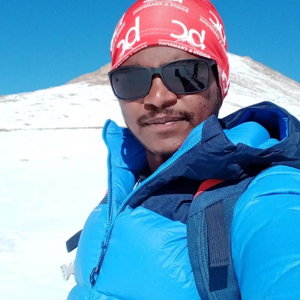 Photo of On This International Everest Day, Here Are The Indians Who Scaled The Highest Mountain In 2022 by Bongyatri - Sourav and Anindita