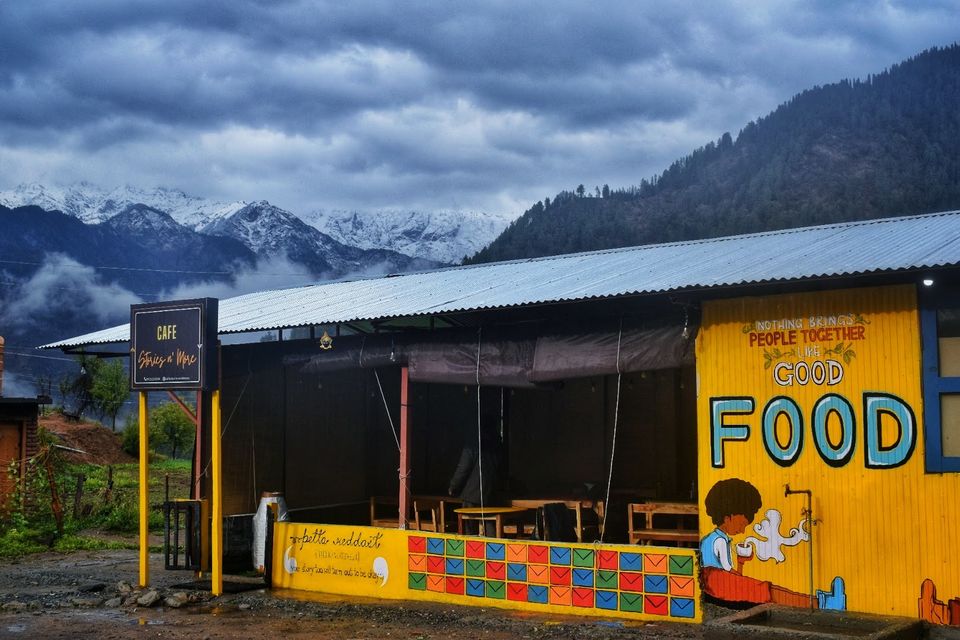 Photo of 2 hours from Jibhi, this Hostel is one of the best in Himachal by amrit singhal